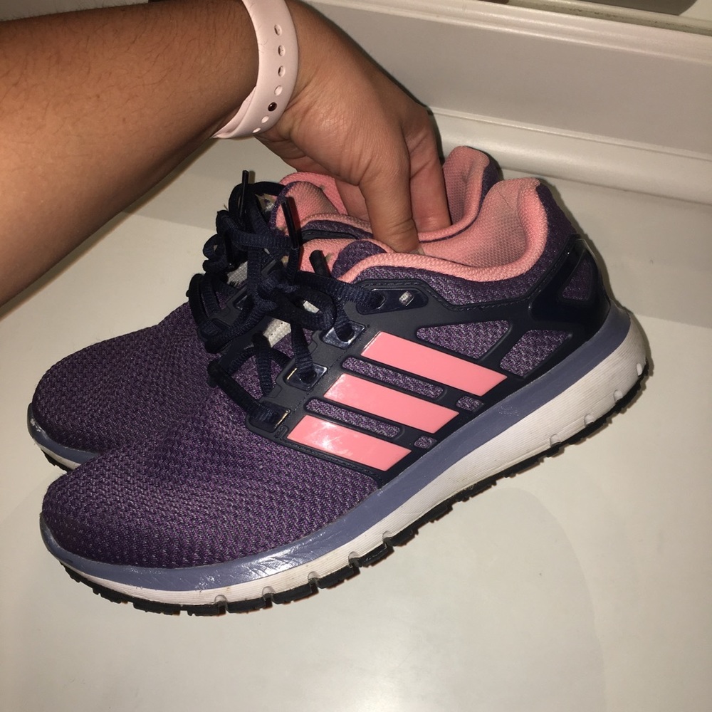 Adidas Energy Cloud tennis shoes